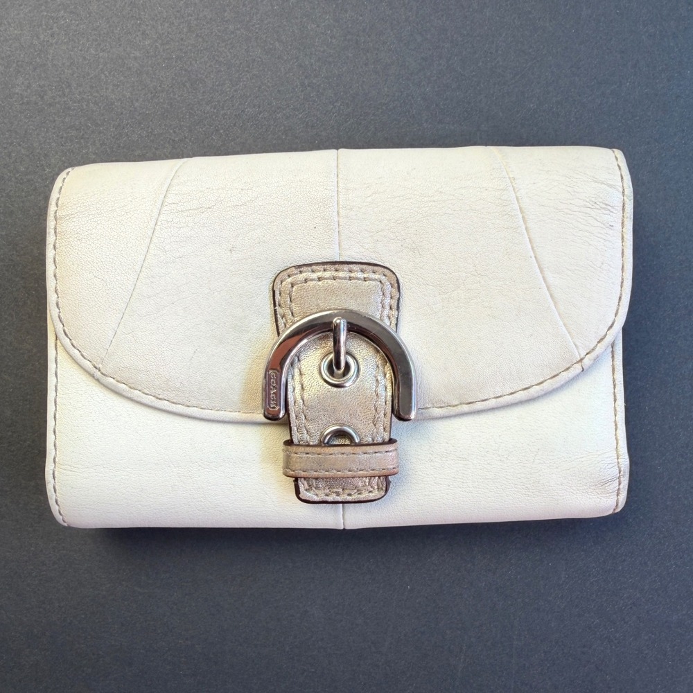 Coach Soho White Leather Trifold Wallet Metallic Buckle Y2K Vintage Small 90s
